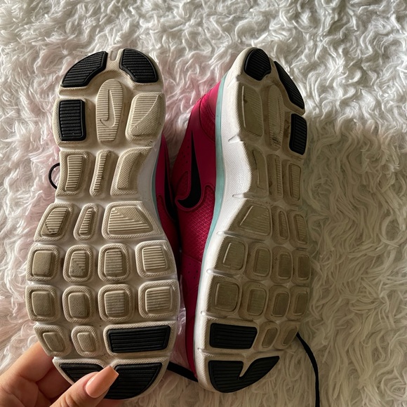 Pink Nike Flex Experience - Picture 3 of 8
